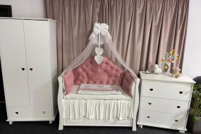 Set Regal Pink pentru pătuț – 11 piese din catifea moale și bumbac natural, personalizabil, premium pentru bebeluși – PeppiBambini