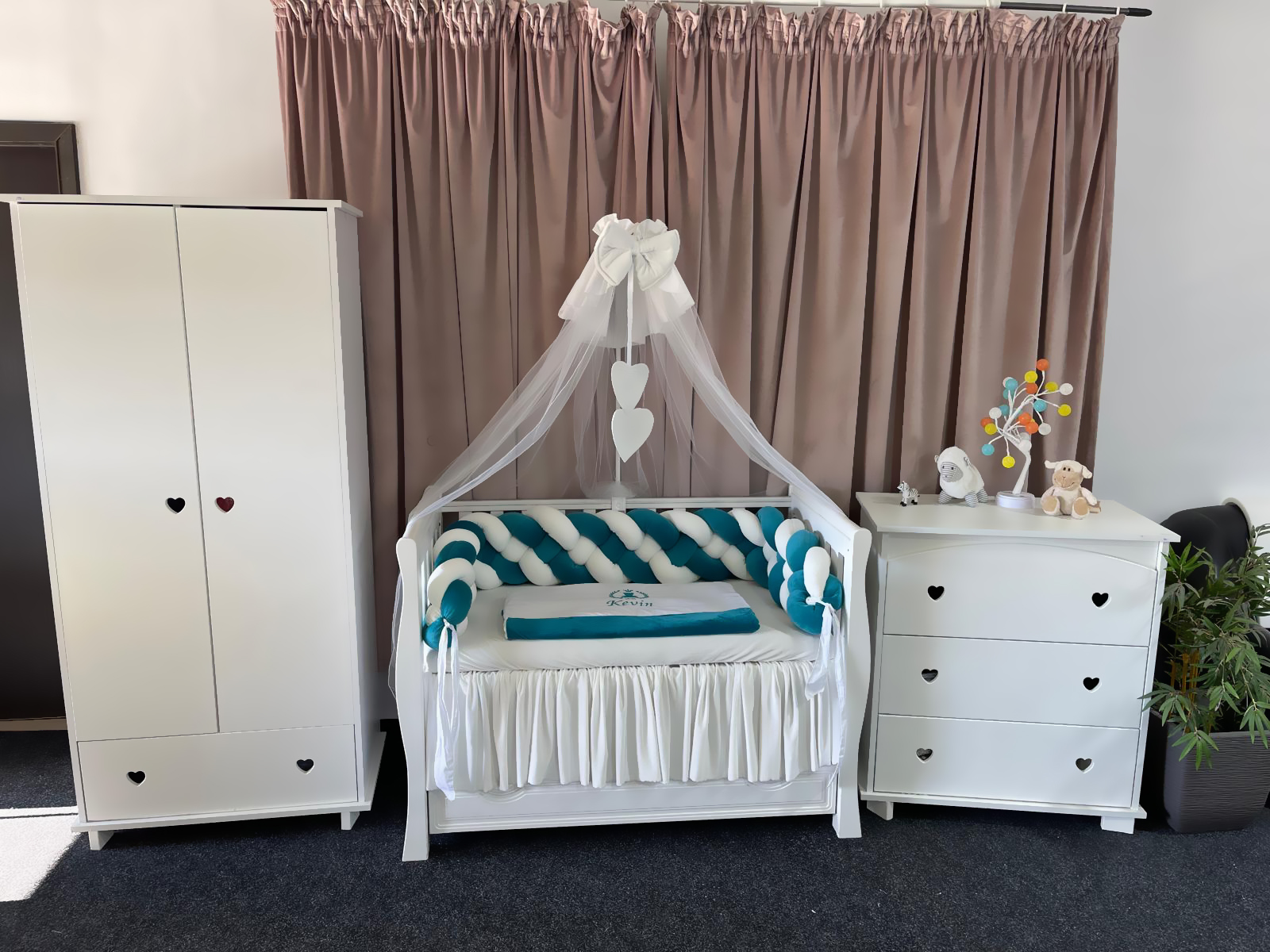 Set 11 piese cu laterale împletite – catifea verde smarald, personalizabil, premium pentru pătuț bebeluși – PeppiBambini