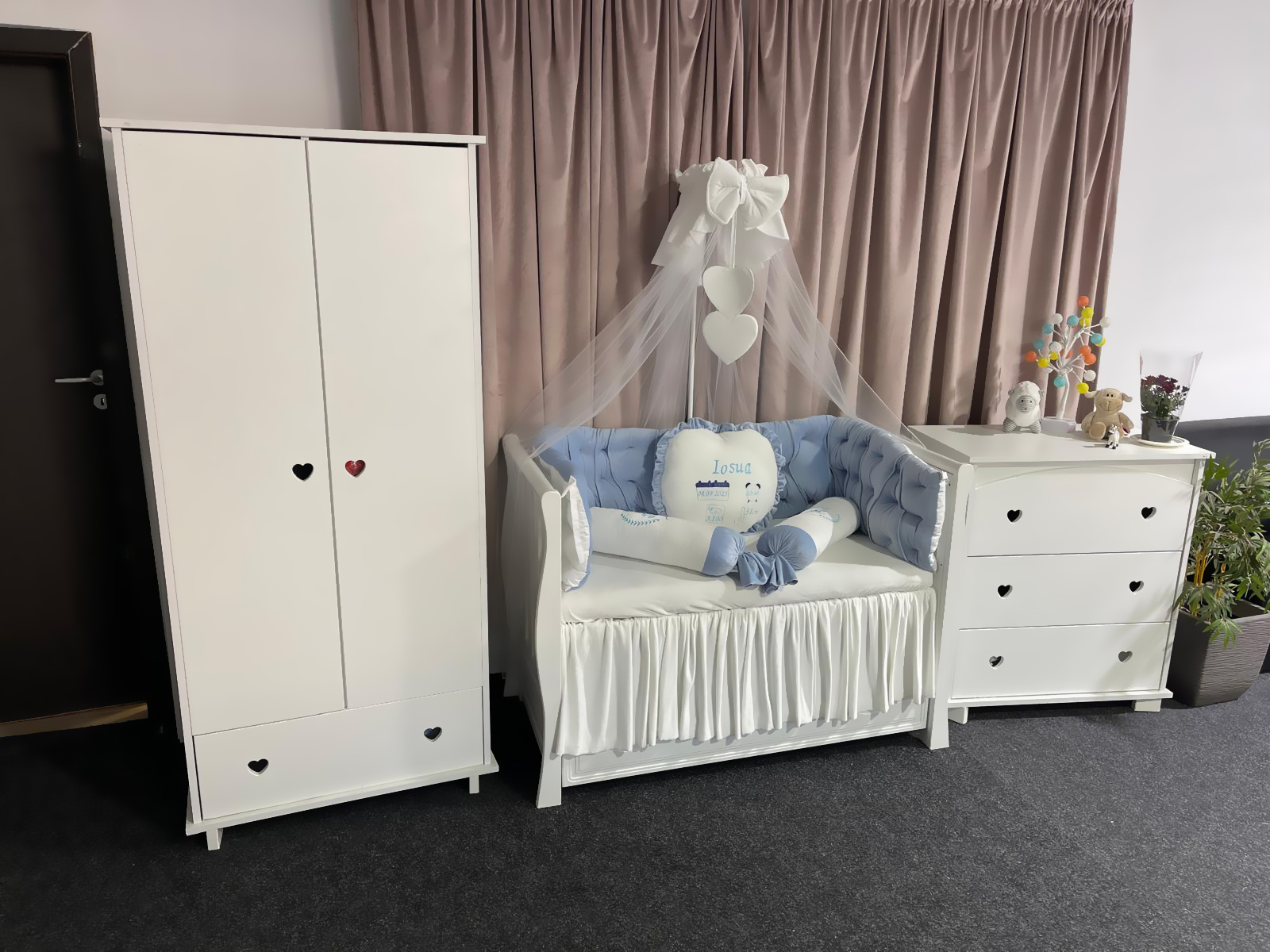 Set 11 piese Regal Catifea Blue – lenjerie pătuț premium, personalizabilă, din catifea albastru regal pentru bebeluși – PeppiBambini - imagine 7