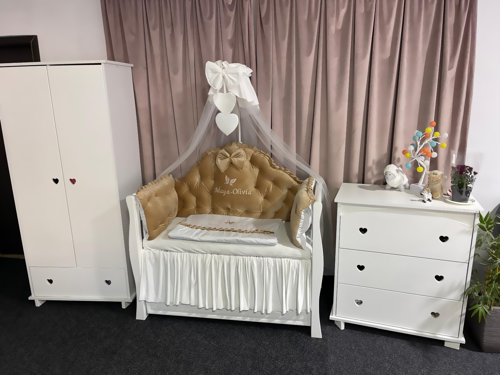 Set 11 piese Regal Catifea Beige – lenjerie pătuț premium, personalizabilă, din catifea moale pentru bebeluși – PeppiBambini - imagine 7