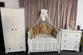 Set 11 piese Regal Catifea Beige – lenjerie pătuț premium, personalizabilă, din catifea moale pentru bebeluși – PeppiBambini