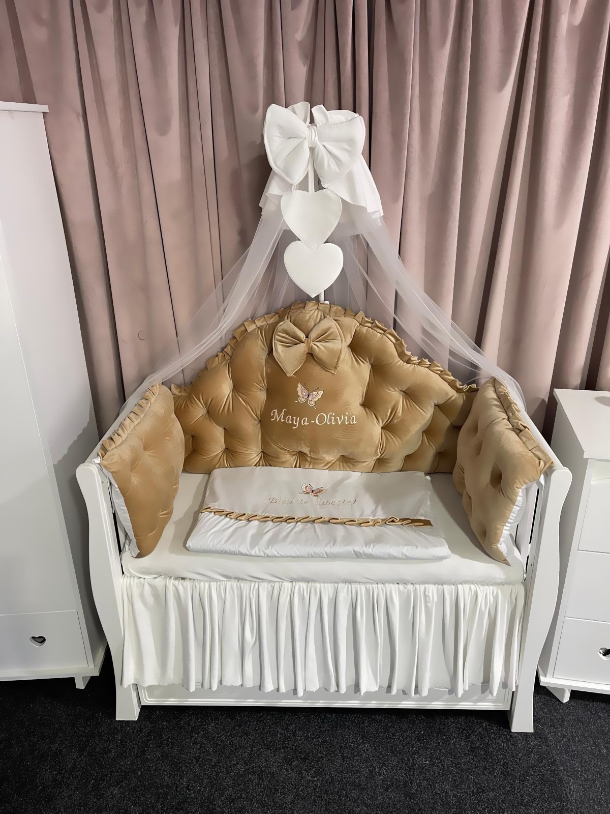 Set 11 piese Regal Catifea Beige – lenjerie pătuț premium, personalizabilă, din catifea moale pentru bebeluși – PeppiBambini - imagine 4