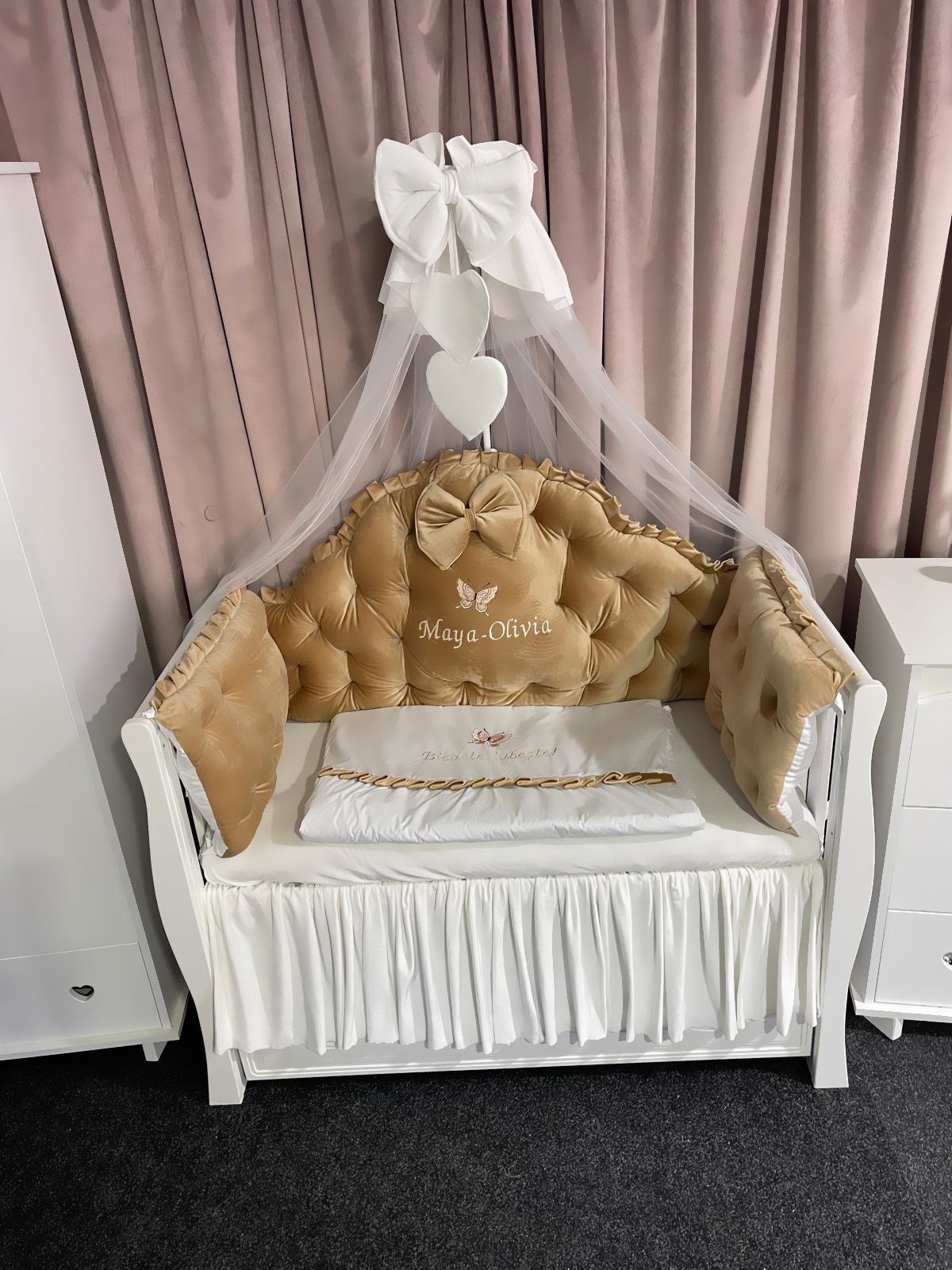 Set 11 piese Regal Catifea Beige – lenjerie pătuț premium, personalizabilă, din catifea moale pentru bebeluși – PeppiBambini - imagine 3