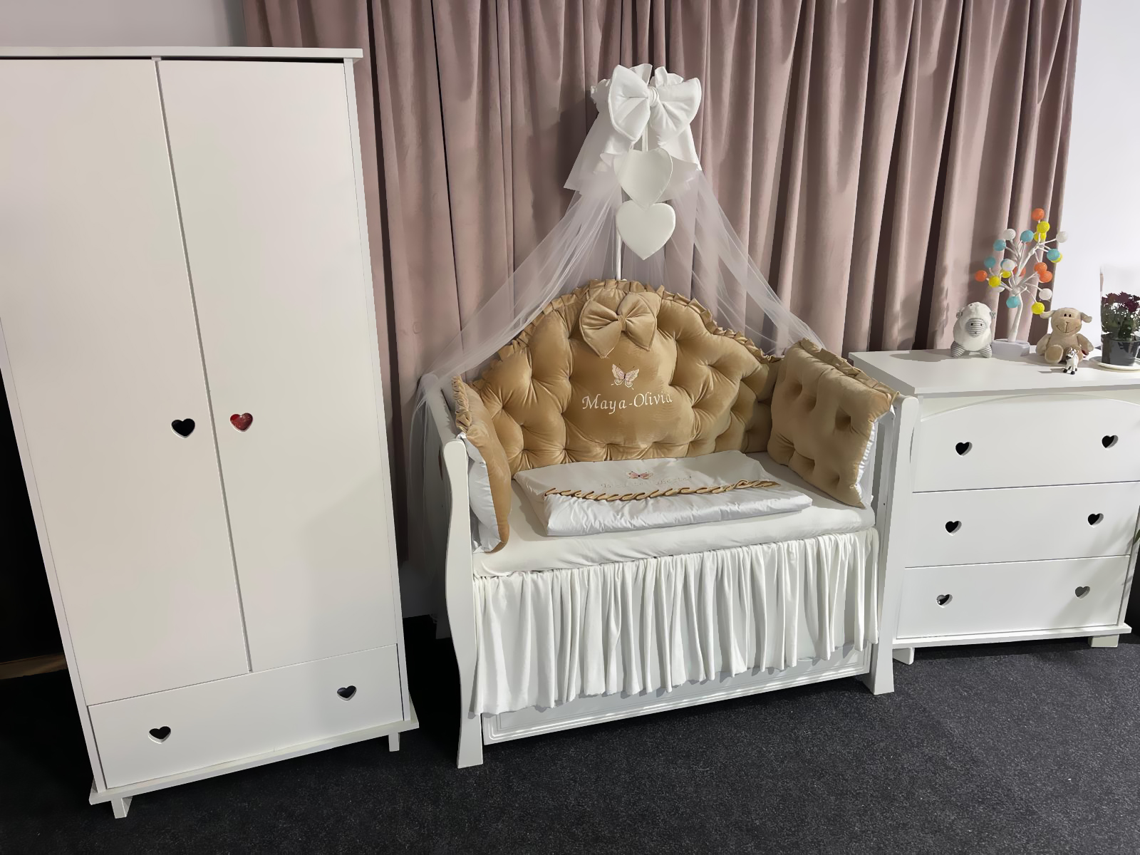 Set 11 piese Regal Catifea Beige – lenjerie pătuț premium, personalizabilă, din catifea moale pentru bebeluși – PeppiBambini - imagine 2