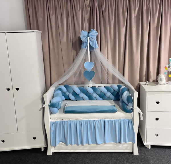 Set premium de lenjerie pentru pătuț – 11 piese din catifea albastră cu laterale împletite, personalizabil, ultra-moale – PeppiBambini - imagine 5