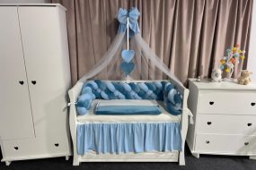 Set premium de lenjerie pentru pătuț – 11 piese din catifea albastră cu laterale împletite, personalizabil, ultra-moale – PeppiBambini