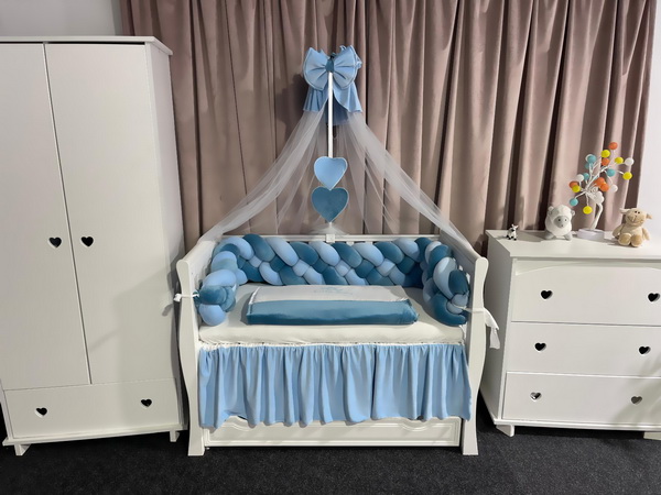 Set premium de lenjerie pentru pătuț – 11 piese din catifea albastră cu laterale împletite, personalizabil, ultra-moale – PeppiBambini