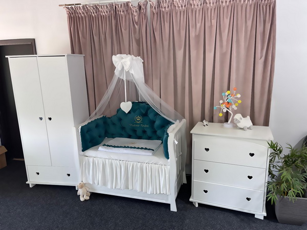 Set Regal de lenjerie pentru pătuț – 11 piese din catifea premium și bumbac natural, verde smarald, personalizabil – PeppiBambini - imagine 4