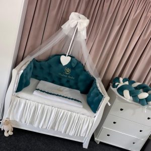 Set Regal de lenjerie pentru pătuț – 11 piese din catifea premium și bumbac natural, verde smarald, personalizabil – PeppiBambini