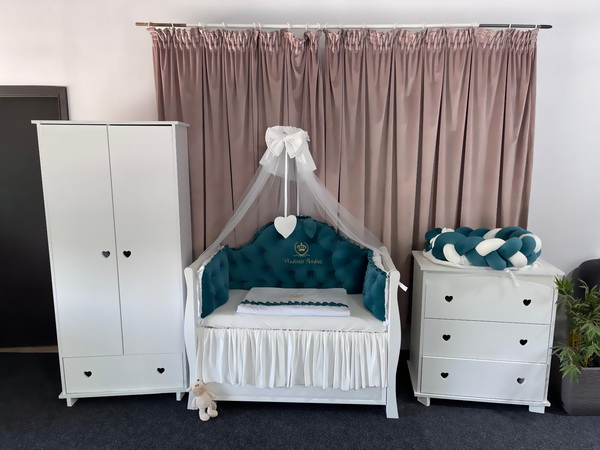 Set Regal de lenjerie pentru pătuț – 11 piese din catifea premium și bumbac natural, verde smarald, personalizabil – PeppiBambini - imagine 6