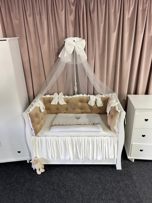 Set Regal Beige pentru pătuț – 11 piese din catifea moale și bumbac premium, personalizabil, pentru bebeluși – PeppiBambini - imagine 3