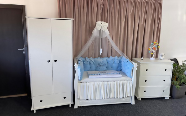 Set Regal Blue pentru pătuț – 11 piese din catifea moale și bumbac premium, personalizabil, pentru bebeluși – PeppiBambini - imagine 7