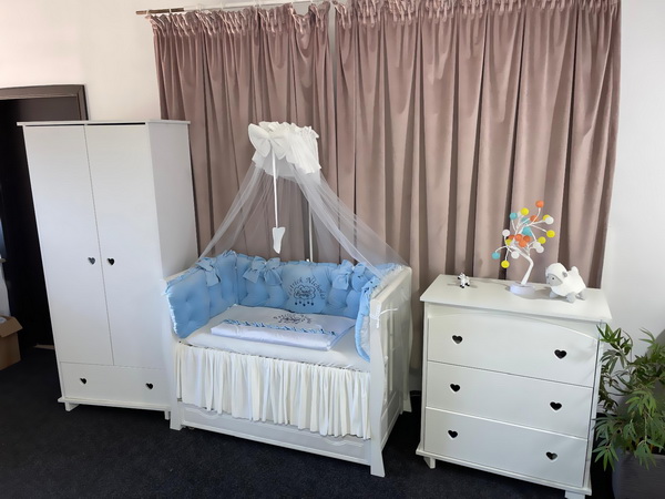 Set Regal Blue pentru pătuț – 11 piese din catifea moale și bumbac premium, personalizabil, pentru bebeluși – PeppiBambini - imagine 5