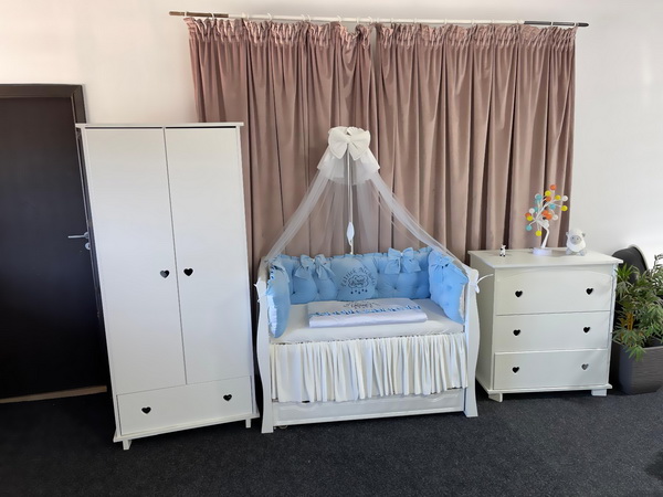 Set Regal Blue pentru pătuț – 11 piese din catifea moale și bumbac premium, personalizabil, pentru bebeluși – PeppiBambini - imagine 4