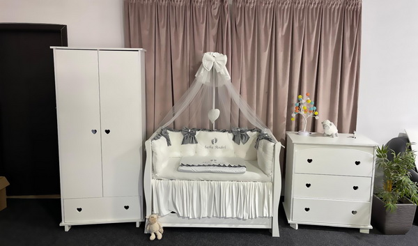 Set Royal White–Grey pentru pătuț – 11 piese din catifea moale și bumbac natural, personalizabil, premium pentru bebeluși – PeppiBambini