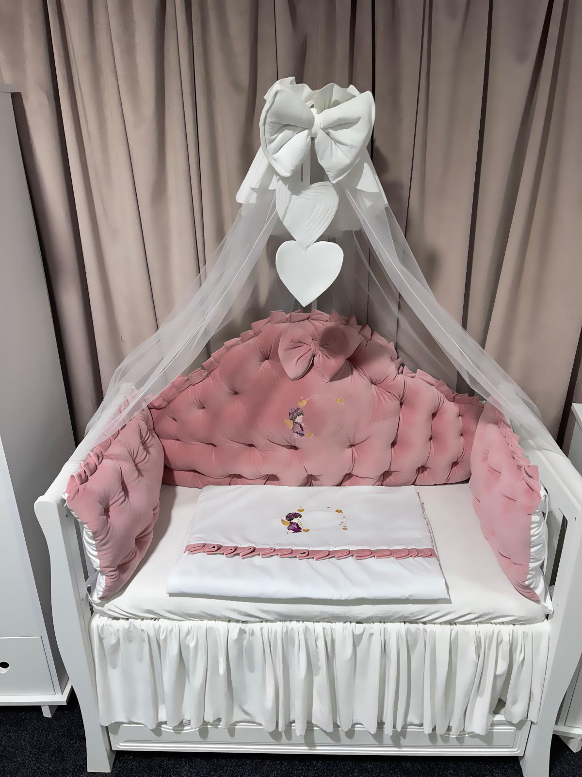 Set 11 piese Regal Catifea Pink – lenjerie pătuț personalizabilă, premium și sigură pentru bebeluși – PeppiBambini - imagine 4