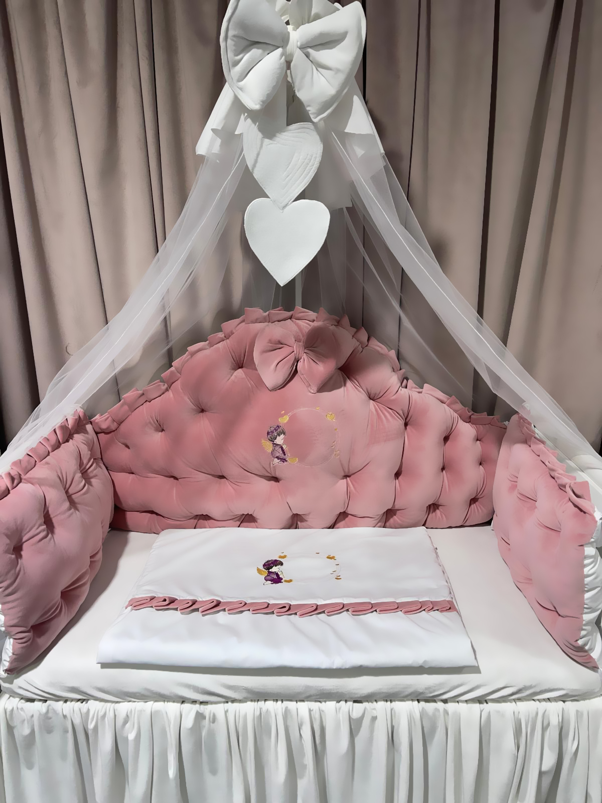 Set 11 piese Regal Catifea Pink – lenjerie pătuț personalizabilă, premium și sigură pentru bebeluși – PeppiBambini - imagine 3