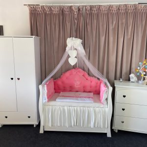 Set 11 piese Regal Catifea Pink – lenjerie pătuț premium, personalizabilă, din catifea roz pentru bebeluși – PeppiBambini