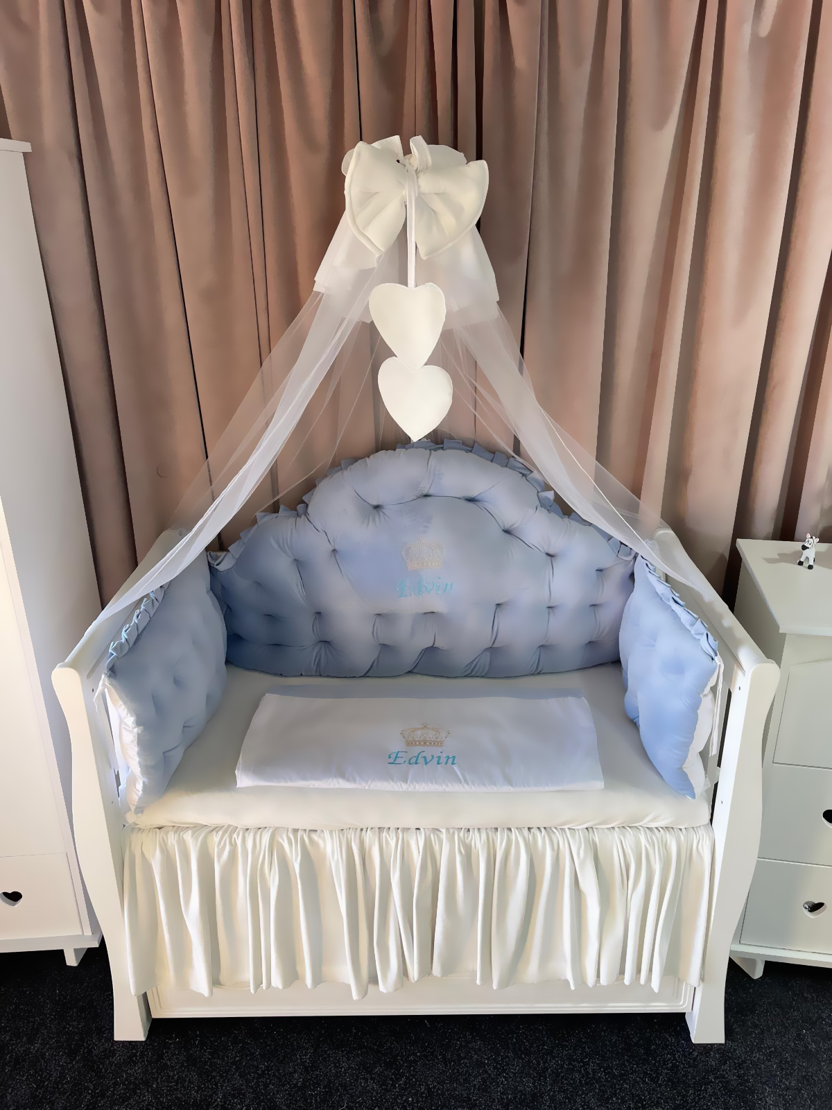 Set 11 piese Regal Catifea Blue – lenjerie pătuț personalizabilă, premium din catifea albastru regal pentru bebeluși – PeppiBambini - imagine 5