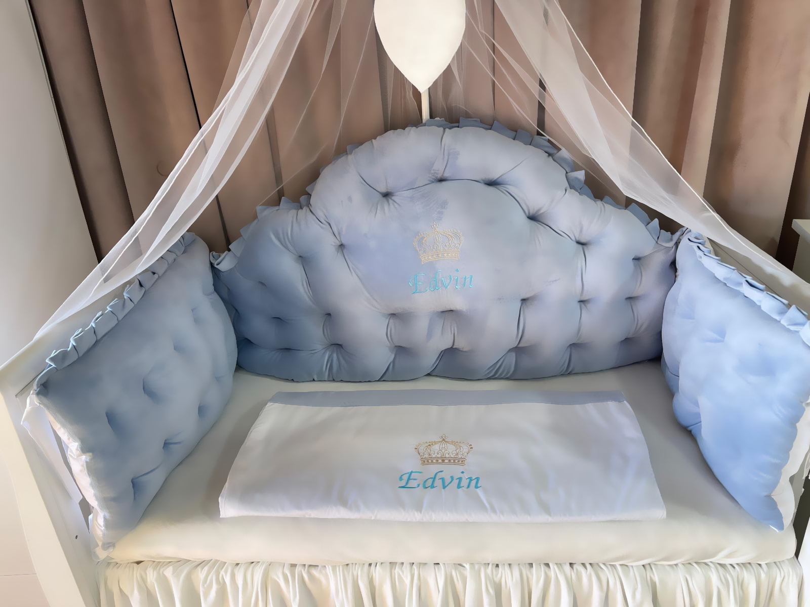 Set 11 piese Regal Catifea Blue – lenjerie pătuț personalizabilă, premium din catifea albastru regal pentru bebeluși – PeppiBambini - imagine 3