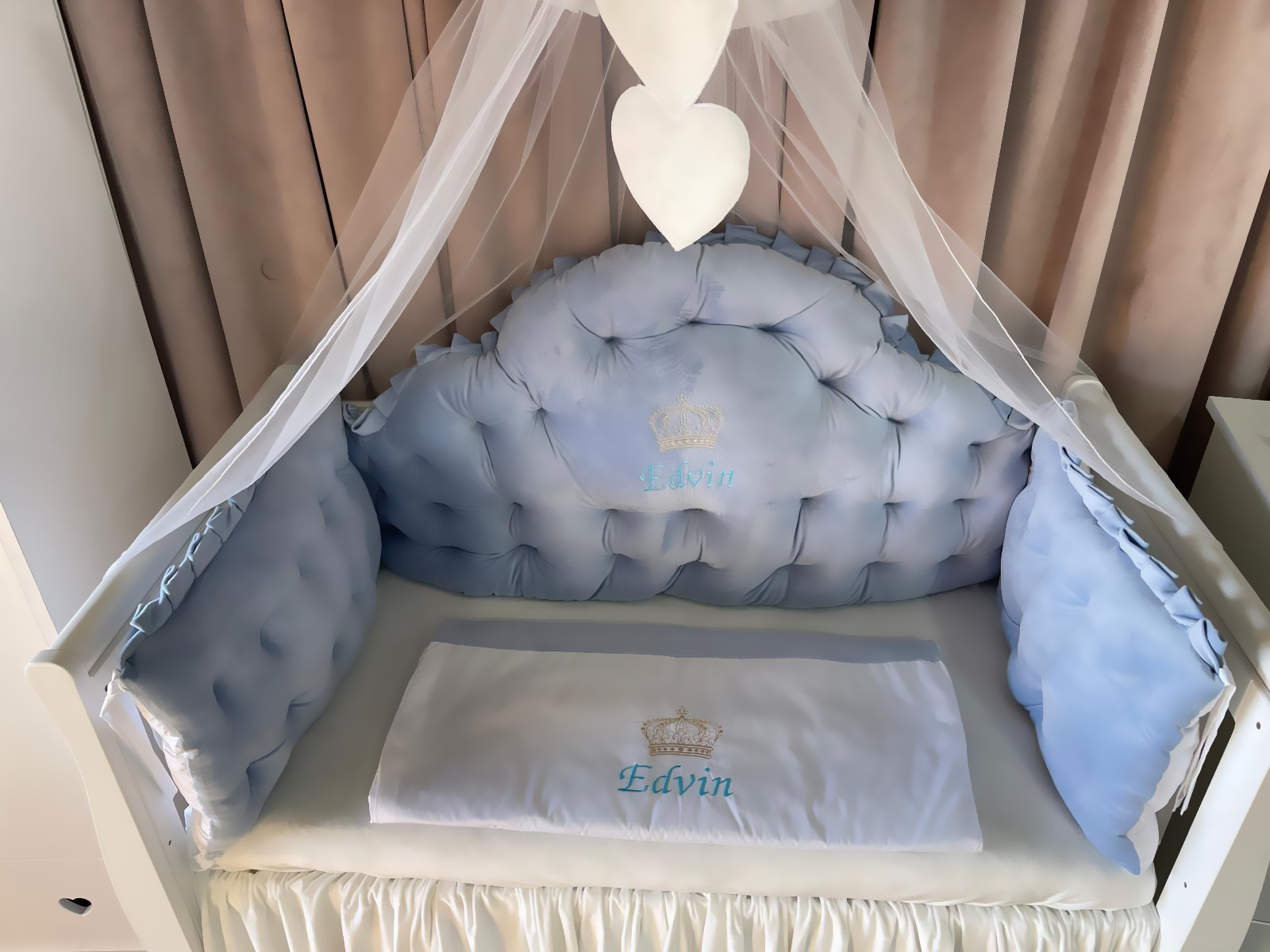 Set 11 piese Regal Catifea Blue – lenjerie pătuț personalizabilă, premium din catifea albastru regal pentru bebeluși – PeppiBambini - imagine 9