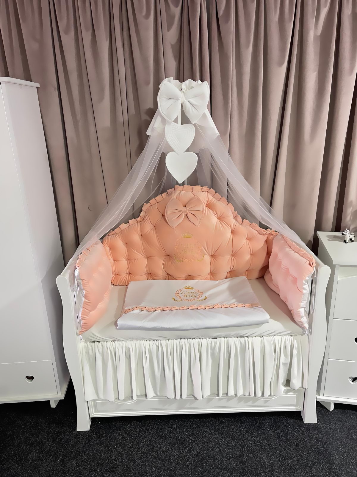 Set 11 piese din catifea regală Somon – lenjerie pătuț personalizabilă, premium pentru bebeluși – PeppiBambini - imagine 5