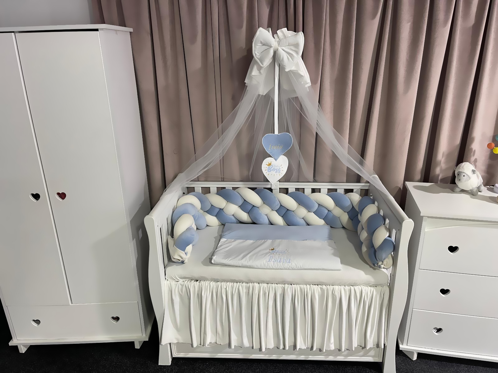 Set 11 piese cu laterale împletite – catifea Blue, lenjerie pătuț premium, personalizabilă pentru bebeluși – PeppiBambini - imagine 4