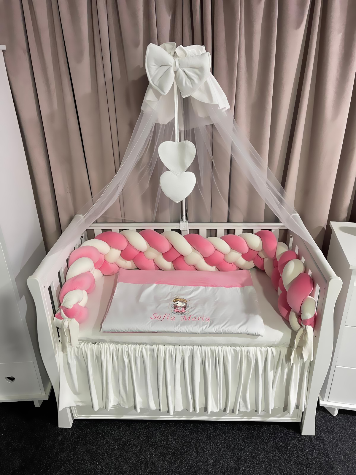 Set 11 piese cu laterale împletite – catifea Pink, lenjerie pătuț premium, personalizabilă pentru bebeluși – PeppiBambini - imagine 9