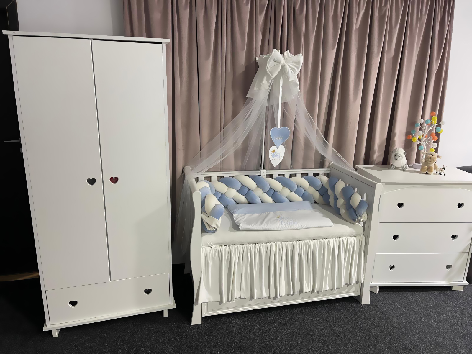 Set 11 piese cu laterale împletite – catifea Blue, lenjerie pătuț premium, personalizabilă pentru bebeluși – PeppiBambini - imagine 2