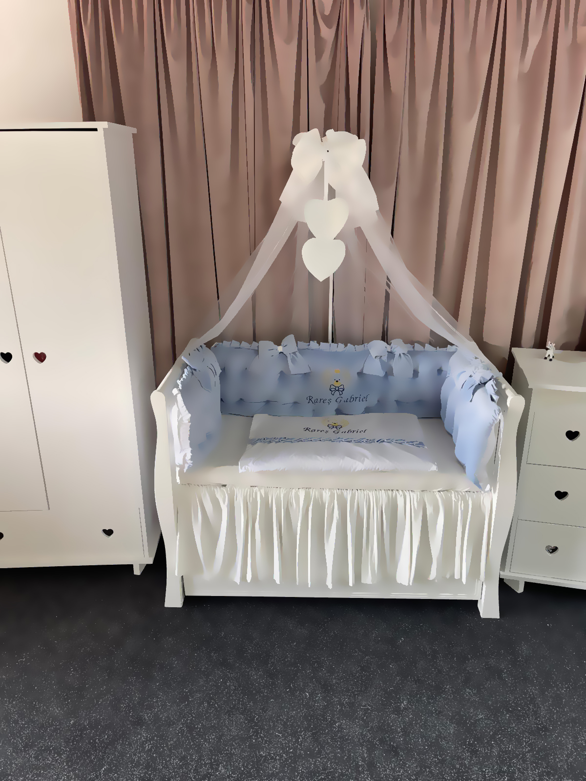 Set 11 piese Royal Catifea Blue – lenjerie pătuț premium pentru băieței, personalizabilă cu broderie elegantă – PeppiBambini