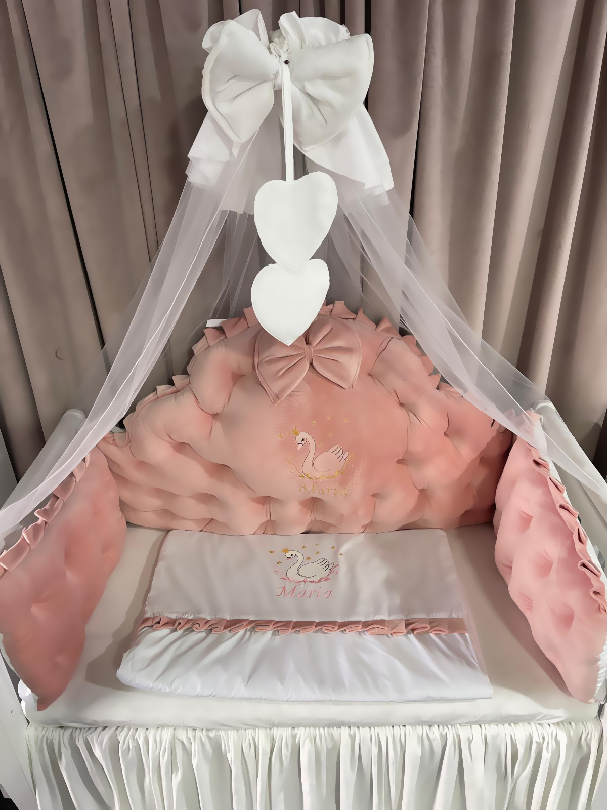 Set 11 piese Regal Catifea Pink – lenjerie pătuț premium, personalizabilă, cu broderie elegantă pentru bebeluși – PeppiBambini - imagine 9